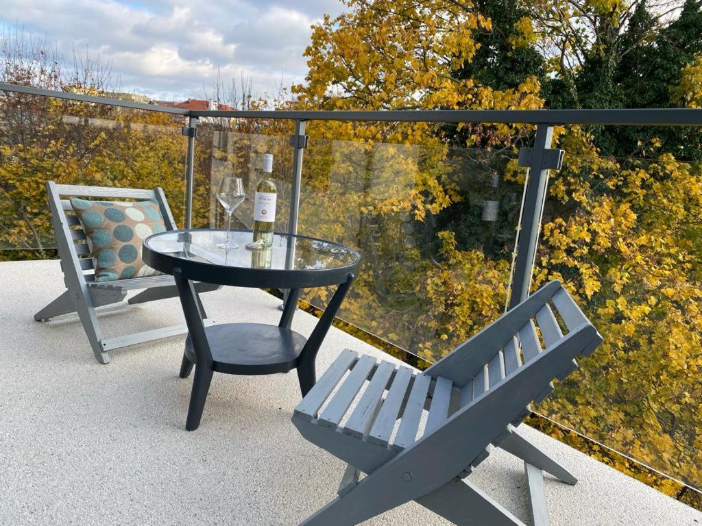 Klapka 08 Lägenhet Prag Exteriör bild